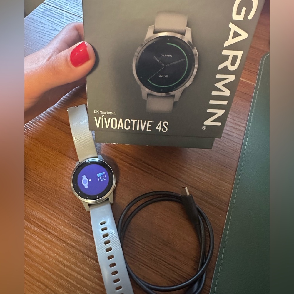 Garmin Vivoactive 4S Gray Smartwatch